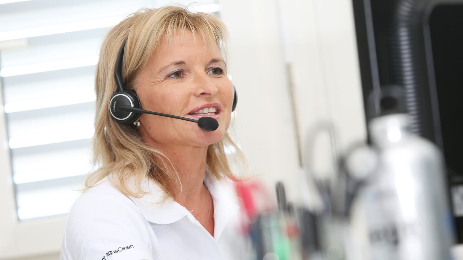 Our customer service team advises plumbers and customers Our customer service team advises plumbers and customers